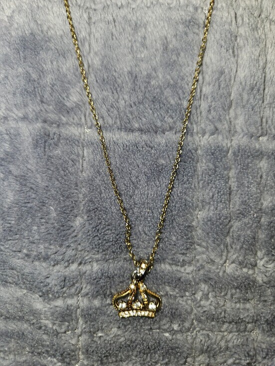 Avon Jewelry - Vintage Avon Gold Tone Queen's Crown Pendant Necklace